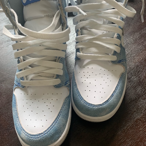 Jordan 1 High Hyper Royal - Picture 2 of 4